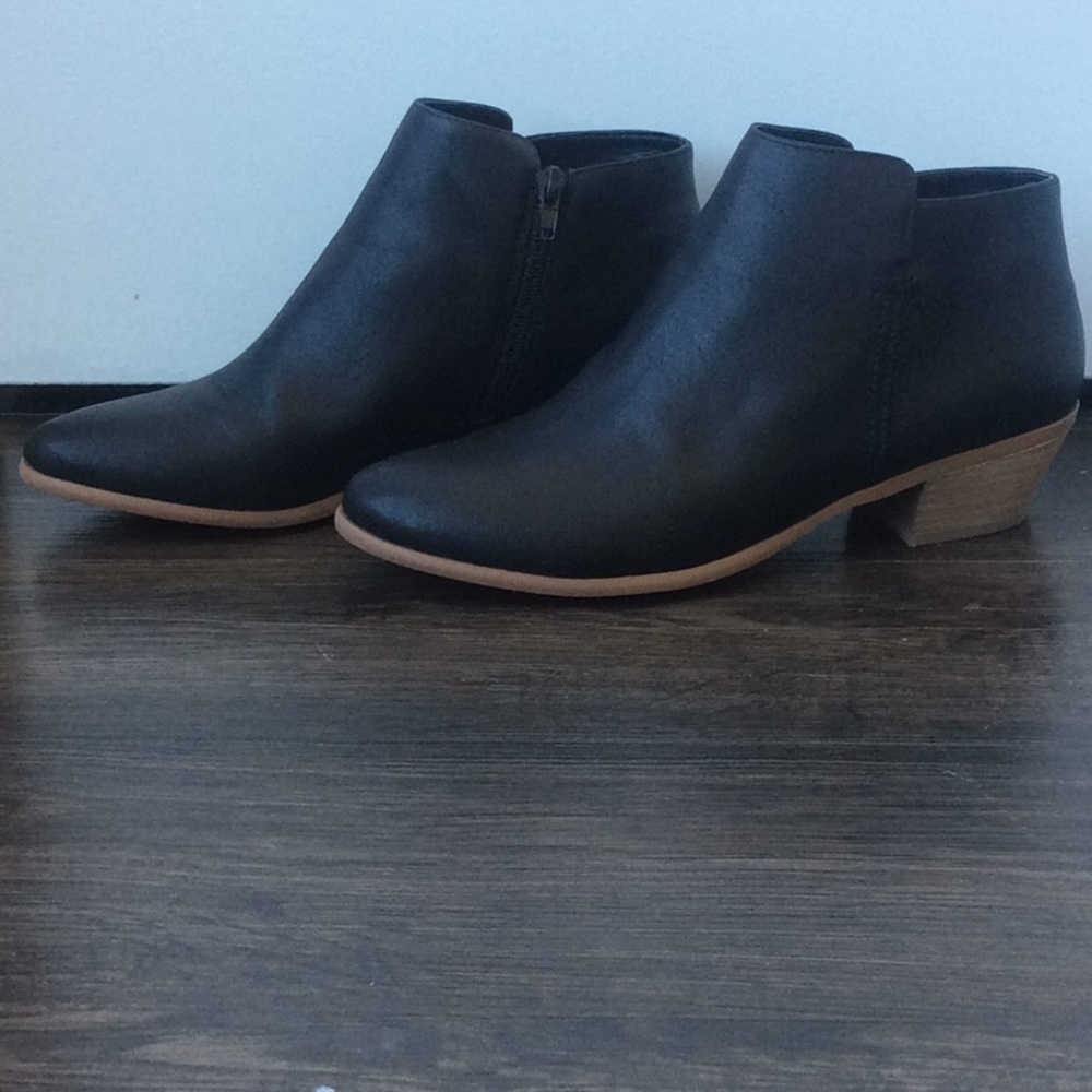 GH Bass Nina black booties